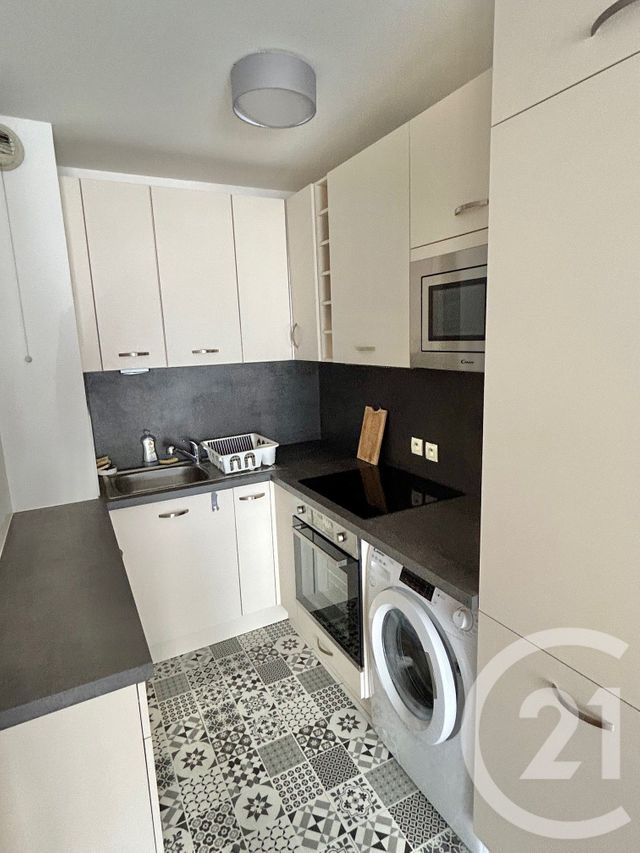 Appartement F2 à louer - 2 pièces - 38.59 m2 - LE KREMLIN BICETRE - 94 - ILE-DE-FRANCE - Century 21 K.B. Immobilier