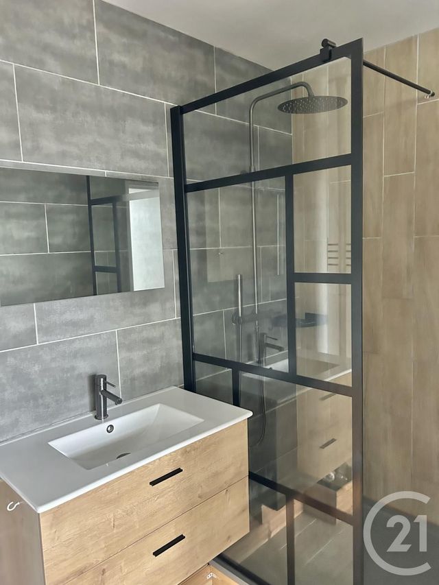Appartement F2 à louer - 2 pièces - 41.05 m2 - VILLEJUIF - 94 - ILE-DE-FRANCE - Century 21 K.B. Immobilier