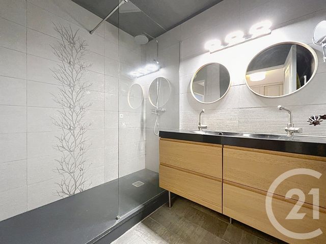 Appartement F3 à vendre - 3 pièces - 67.55 m2 - LE KREMLIN BICETRE - 94 - ILE-DE-FRANCE - Century 21 K.B. Immobilier