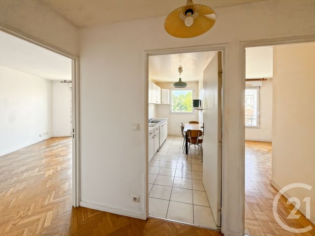 Appartement T2 à louer - 2 pièces - 45.51 m2 - LE KREMLIN BICETRE - 94 - ILE-DE-FRANCE - Century 21 K.B. Immobilier