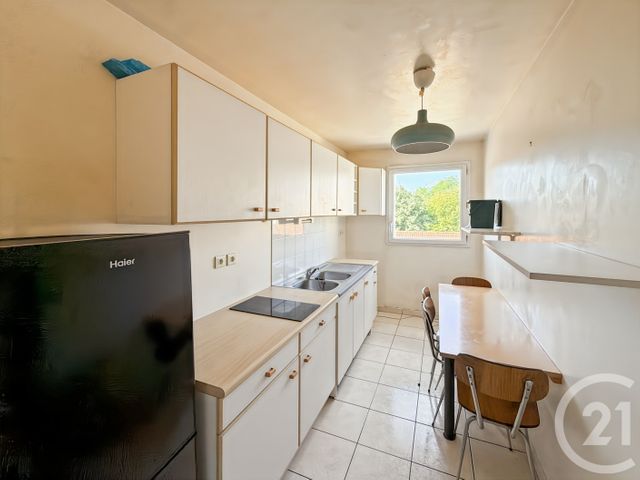 Appartement T2 à louer - 2 pièces - 45.51 m2 - LE KREMLIN BICETRE - 94 - ILE-DE-FRANCE - Century 21 K.B. Immobilier