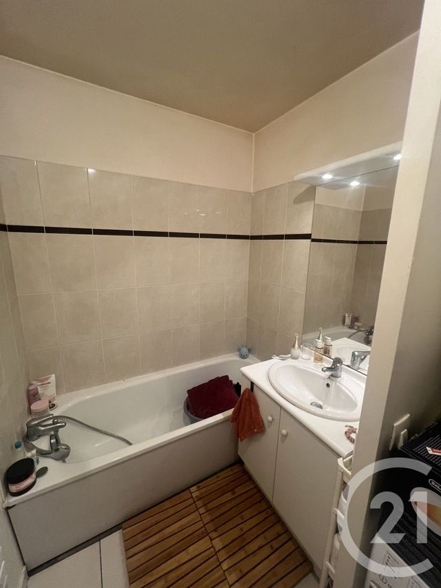 Appartement T1 à louer - 1 pièce - 28.21 m2 - VILLEJUIF - 94 - ILE-DE-FRANCE - Century 21 K.B. Immobilier