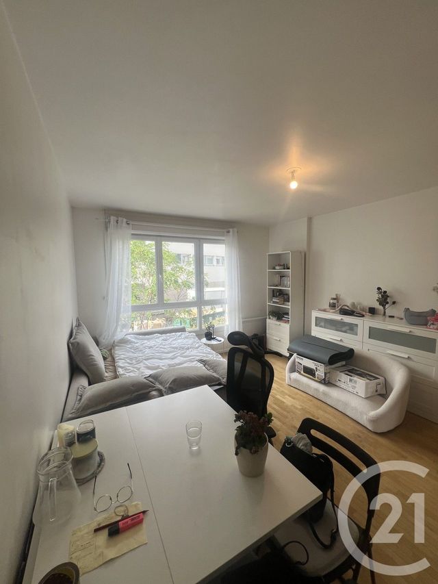 Appartement T1 à louer - 1 pièce - 28.21 m2 - VILLEJUIF - 94 - ILE-DE-FRANCE - Century 21 K.B. Immobilier