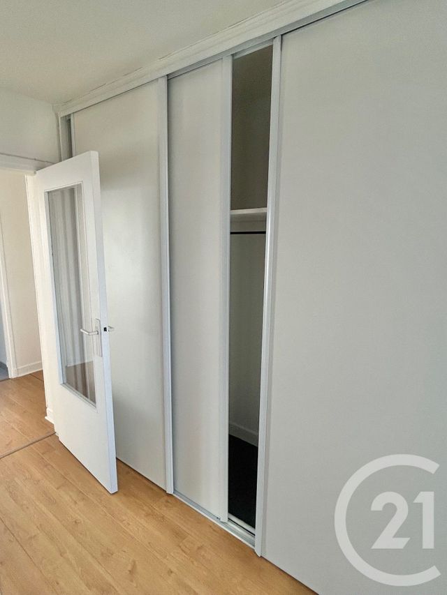 Appartement F3 à louer - 3 pièces - 63.41 m2 - LE KREMLIN BICETRE - 94 - ILE-DE-FRANCE - Century 21 K.B. Immobilier