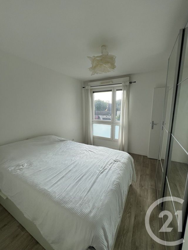 Appartement F2 à louer - 2 pièces - 44.15 m2 - ORLY - 94 - ILE-DE-FRANCE - Century 21 K.B. Immobilier