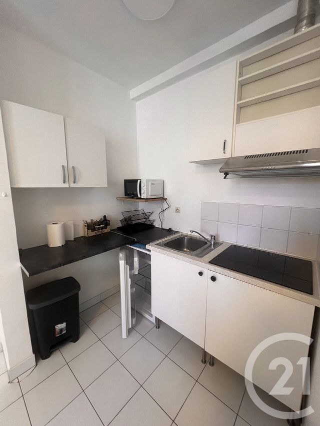 Appartement F1 à louer - 1 pièce - 22.66 m2 - KREMLIN BICETRE - 94 - ILE-DE-FRANCE - Century 21 K.B. Immobilier
