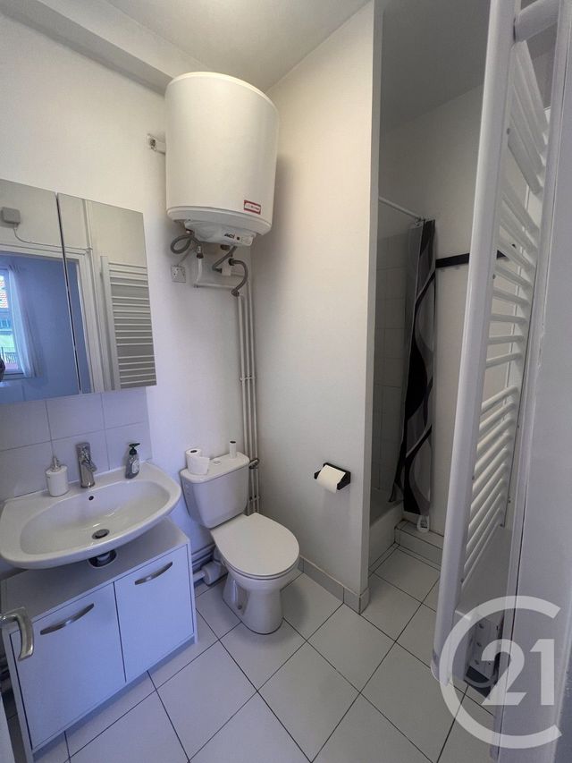 Appartement F1 à louer - 1 pièce - 22.66 m2 - KREMLIN BICETRE - 94 - ILE-DE-FRANCE - Century 21 K.B. Immobilier