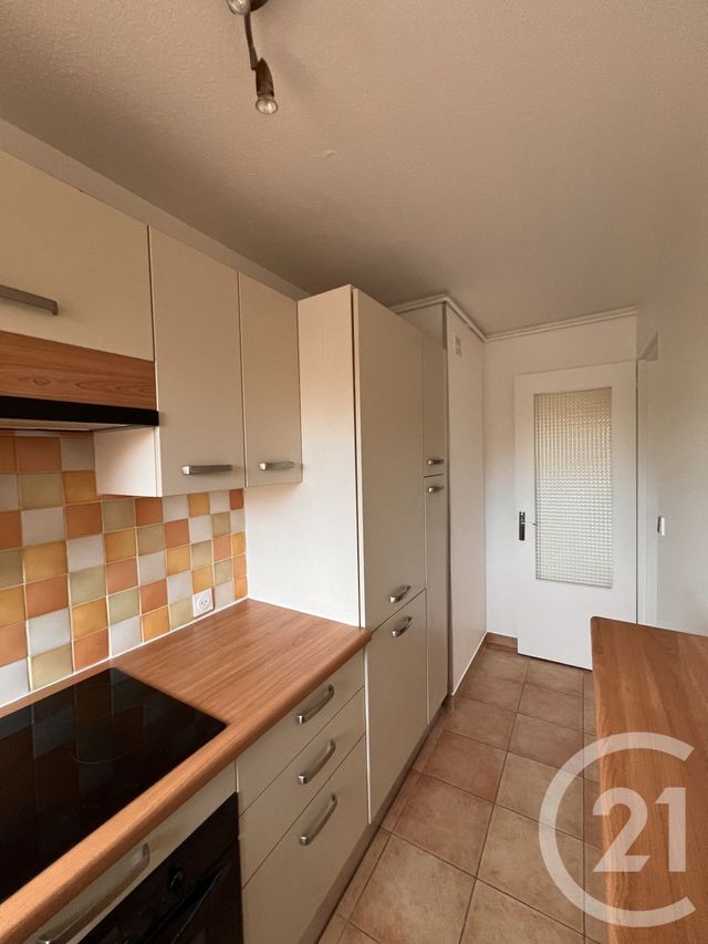 Appartement F2 à louer - 2 pièces - 44.14 m2 - IVRY SUR SEINE - 94 - ILE-DE-FRANCE - Century 21 K.B. Immobilier
