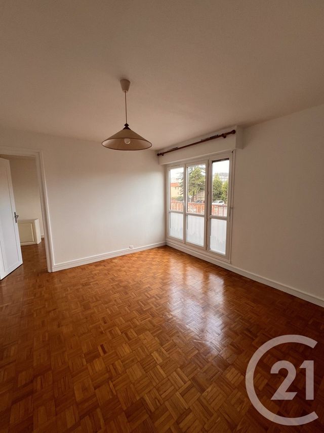 Appartement F2 à louer - 2 pièces - 44.14 m2 - IVRY SUR SEINE - 94 - ILE-DE-FRANCE - Century 21 K.B. Immobilier