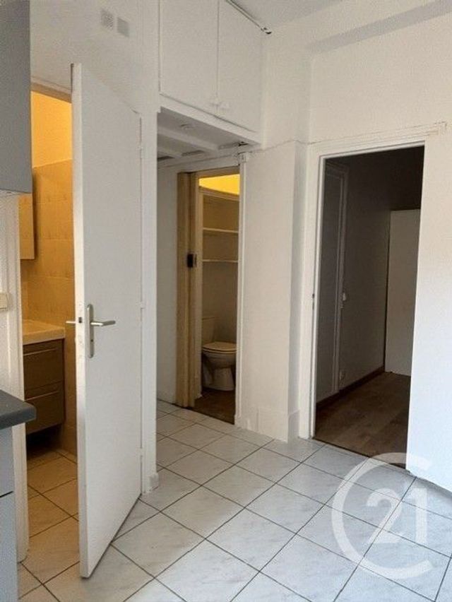 Appartement F2 à vendre - 2 pièces - 26.0 m2 - LE KREMLIN BICETRE - 94 - ILE-DE-FRANCE - Century 21 K.B. Immobilier