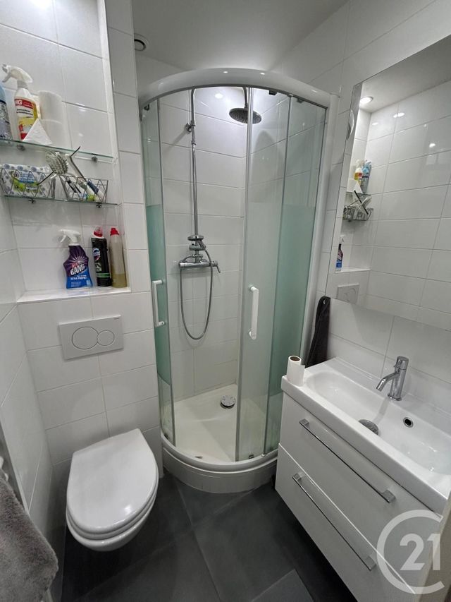 Appartement F2 à louer - 2 pièces - 32.63 m2 - LE KREMLIN BICETRE - 94 - ILE-DE-FRANCE - Century 21 K.B. Immobilier