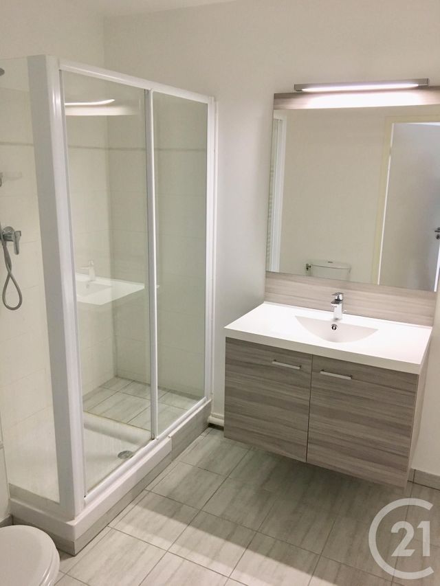 Appartement F1 à louer - 1 pièce - 31.13 m2 - LE KREMLIN BICETRE - 94 - ILE-DE-FRANCE - Century 21 K.B. Immobilier