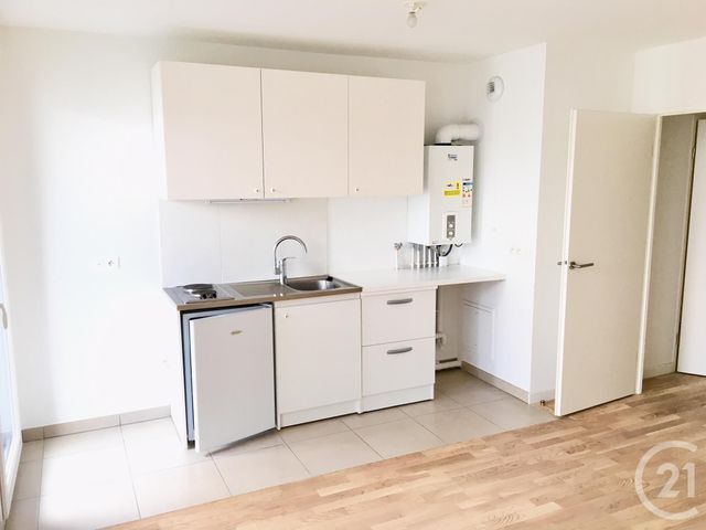 Appartement F1 à louer - 1 pièce - 31.13 m2 - LE KREMLIN BICETRE - 94 - ILE-DE-FRANCE - Century 21 K.B. Immobilier