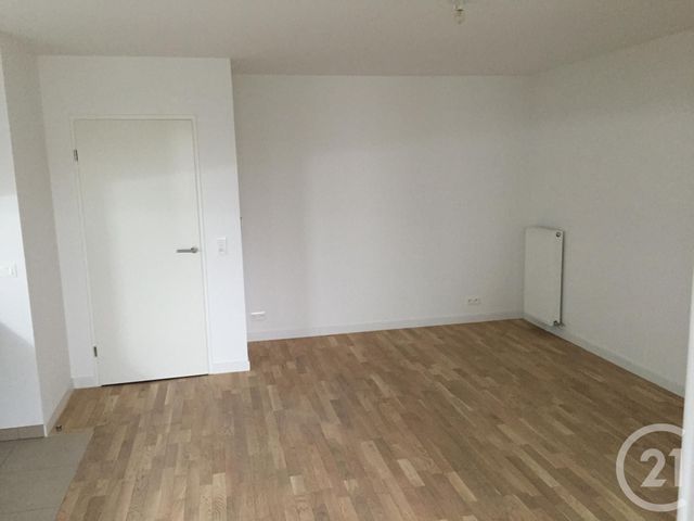 Appartement F1 à louer - 1 pièce - 31.13 m2 - LE KREMLIN BICETRE - 94 - ILE-DE-FRANCE - Century 21 K.B. Immobilier